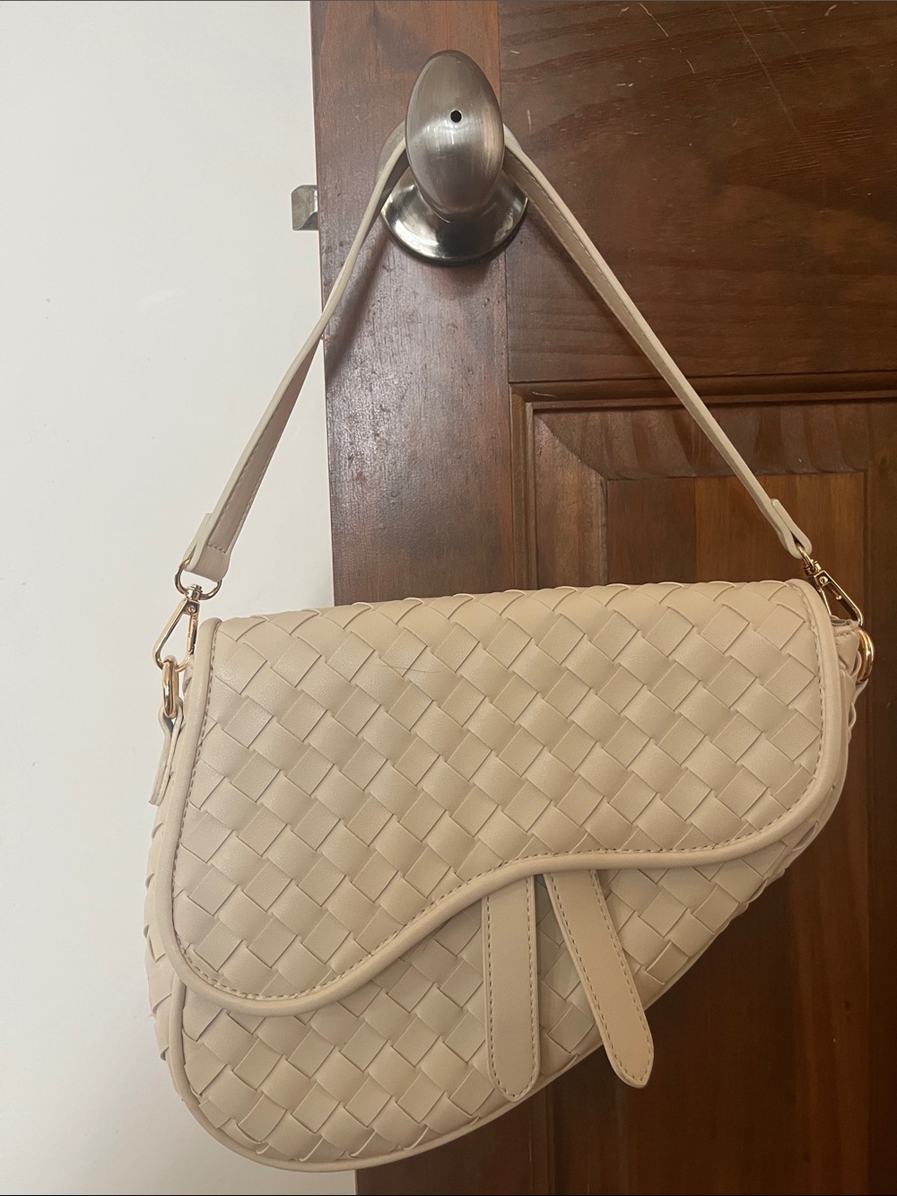 Urban Expressions Cream Woven Saddle Shoulder Bag